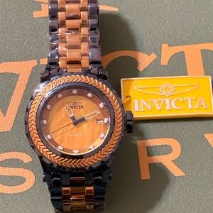 Invicta Men's Black and Gold Watch